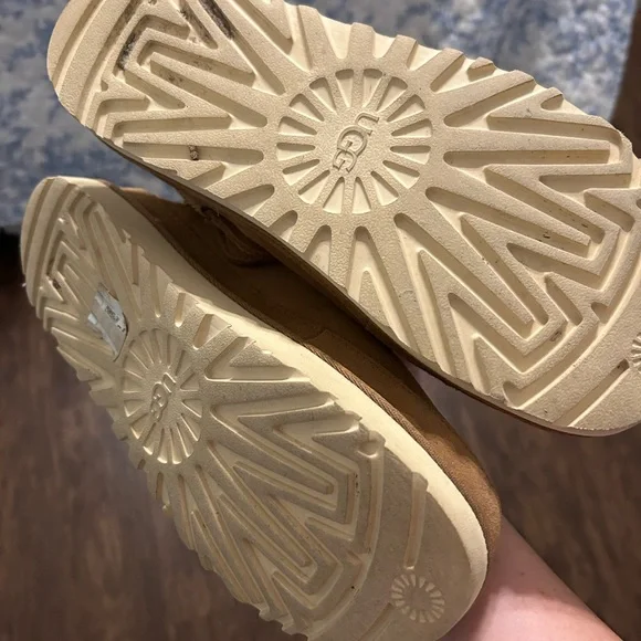 UGG Goldenstar Clog Chestnut Size 9 - Picture 8 of 9